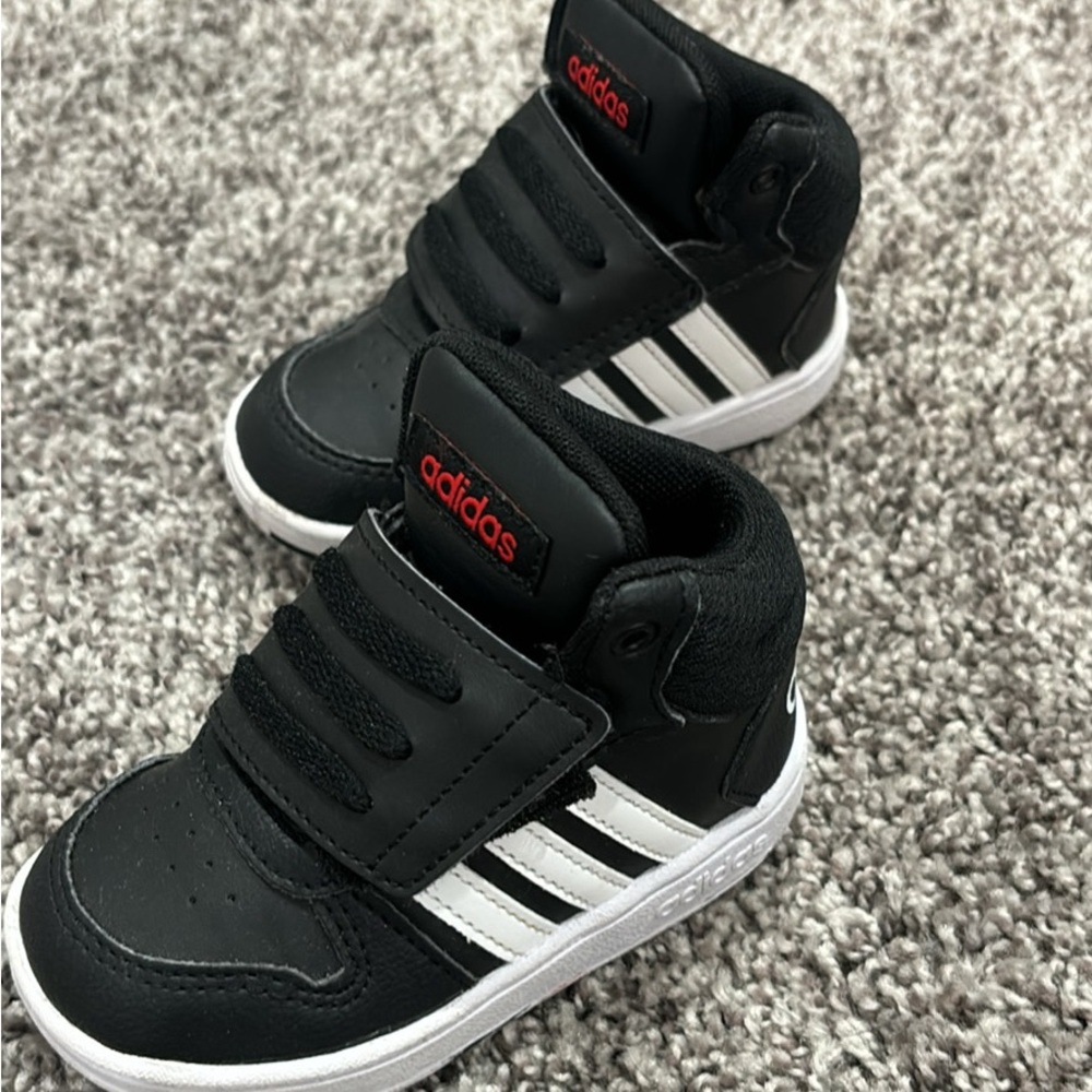 Toddler adidas 6C